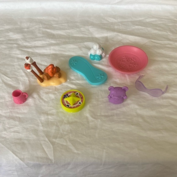 Littlest Pet Shop Winter Snow Fun Accessories Set - Picture 4 of 15